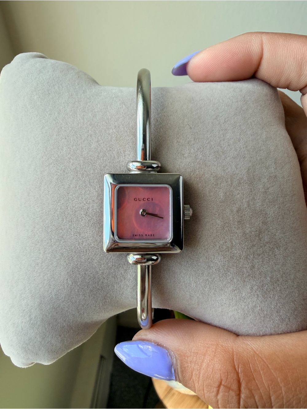 Gucci 1900L Mother of Pearl in Pink Silver Stainless Steel Bangle Watch 16cm